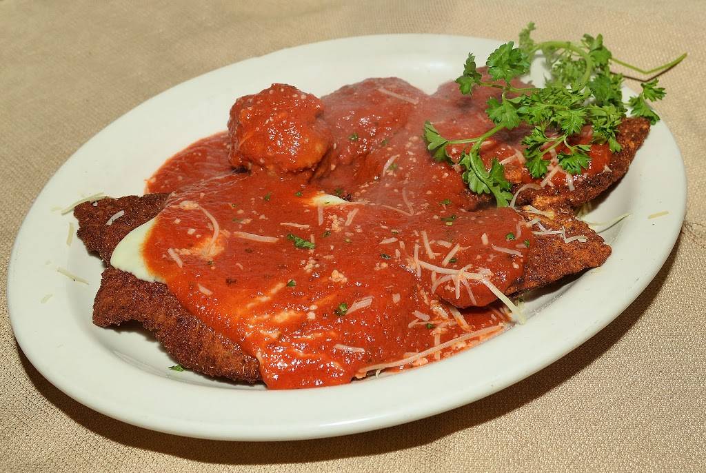 Johnny Macaronis | meal takeaway | 1300 Plymouth St, East Bridgewater, MA 02333, USA | 5084564460 OR +1 508-456-4460