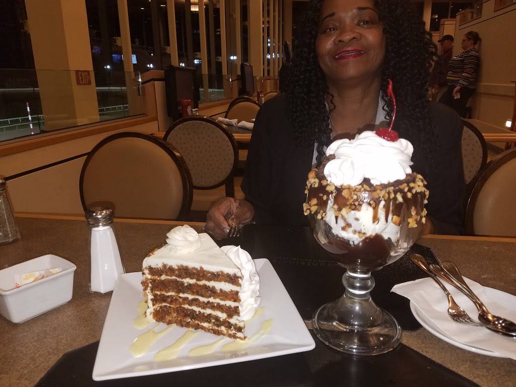 The 901 Lounge at Lochiel Hotel | restaurant | 901 Shanois St, Harrisburg, PA 17104, USA | 7177709452 OR +1 717-770-9452