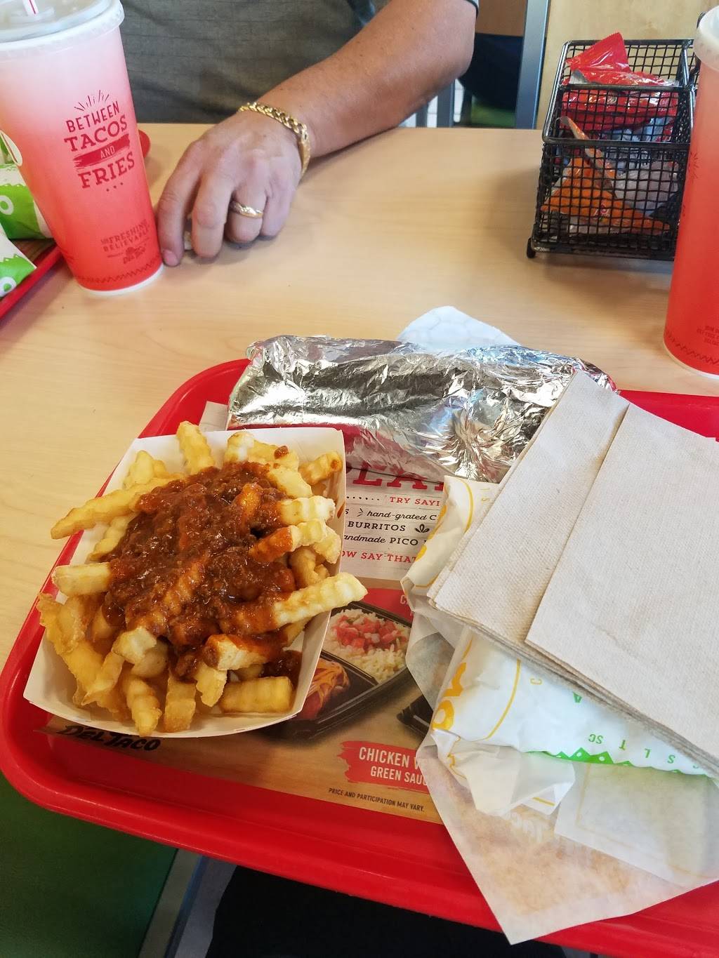 Del Taco | meal takeaway | 2515 N Hollywood Way, Burbank, CA 91505, USA | 8185650534 OR +1 818-565-0534