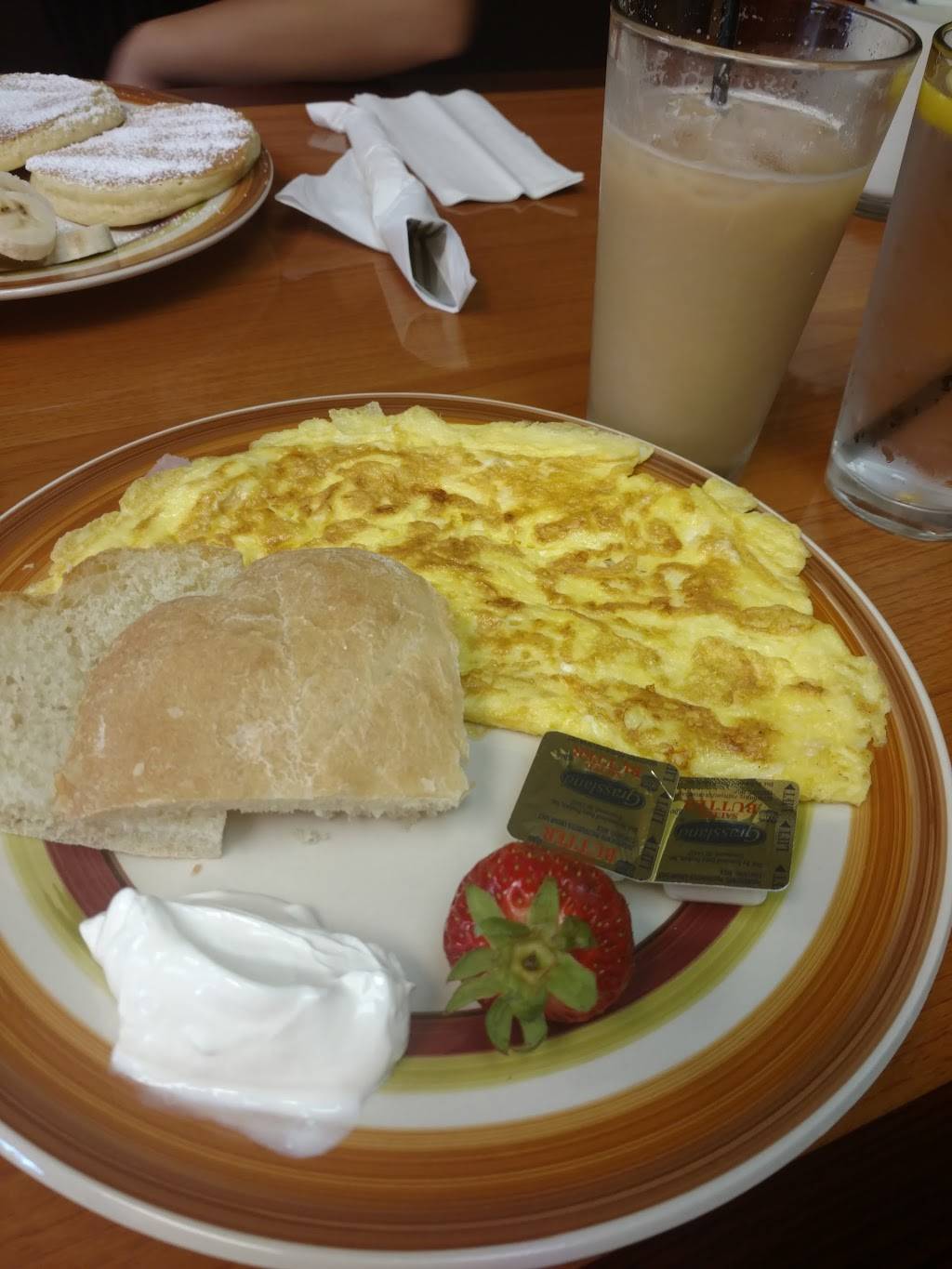 Kiflis Bakery & Cafe | restaurant | 2018 State Rd, Cuyahoga Falls, OH 44223, USA | 3309261999 OR +1 330-926-1999