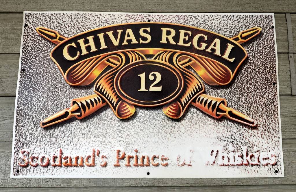 Bulls Bistro | meal takeaway | 2159 Avenue Notre Dame, Québec, QC G2E 3E8, Canada | 4188724731 OR +1 418-872-4731