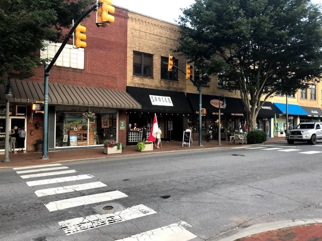 Sauced - Pizza, Tacos, Taps | restaurant | 188 N Main St, Waynesville, NC 28786, United States | 8282469585 OR +1 828-246-9585