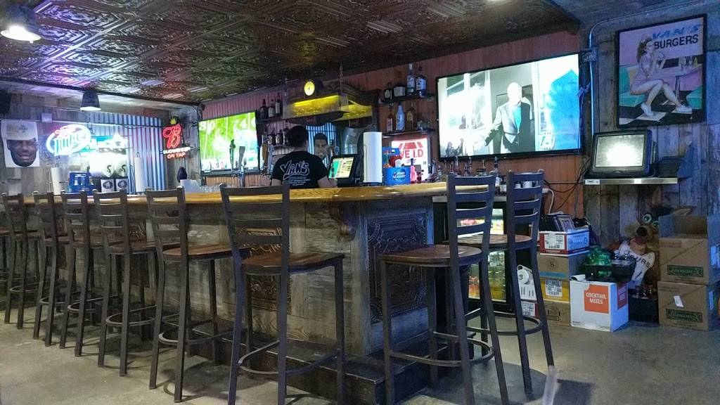 Vans Burgers & Soda Bar | restaurant | 411 E Magnolia St, Mathis, TX 78368, USA | 3615478012 OR +1 361-547-8012