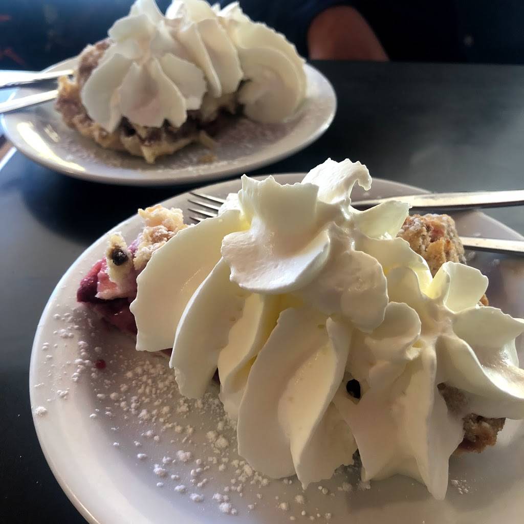 Boboli | cafe | 32 King St W, Brockville, ON K6V 3P6, Canada | 6134982957 OR +1 613-498-2957