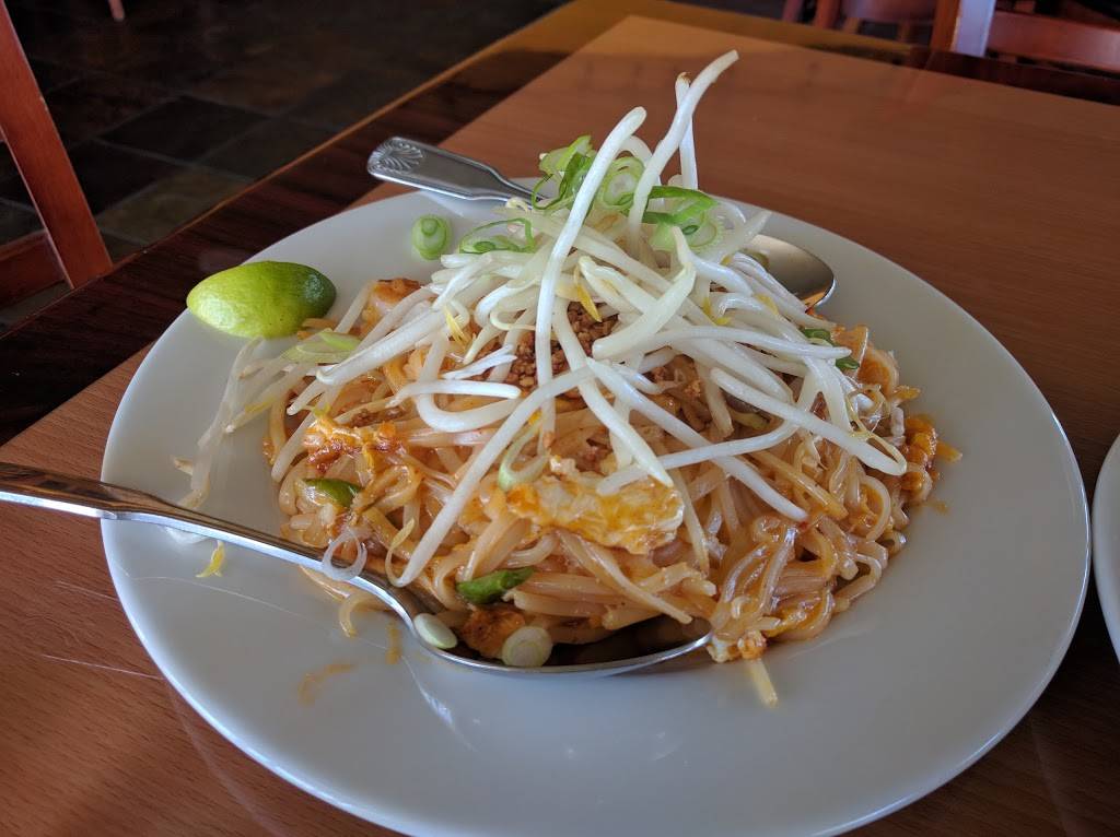 Rak Thai Cuisine | restaurant | 510 Natoma Station Dr #100, Folsom, CA 95630, USA | 9163558424 OR +1 916-355-8424