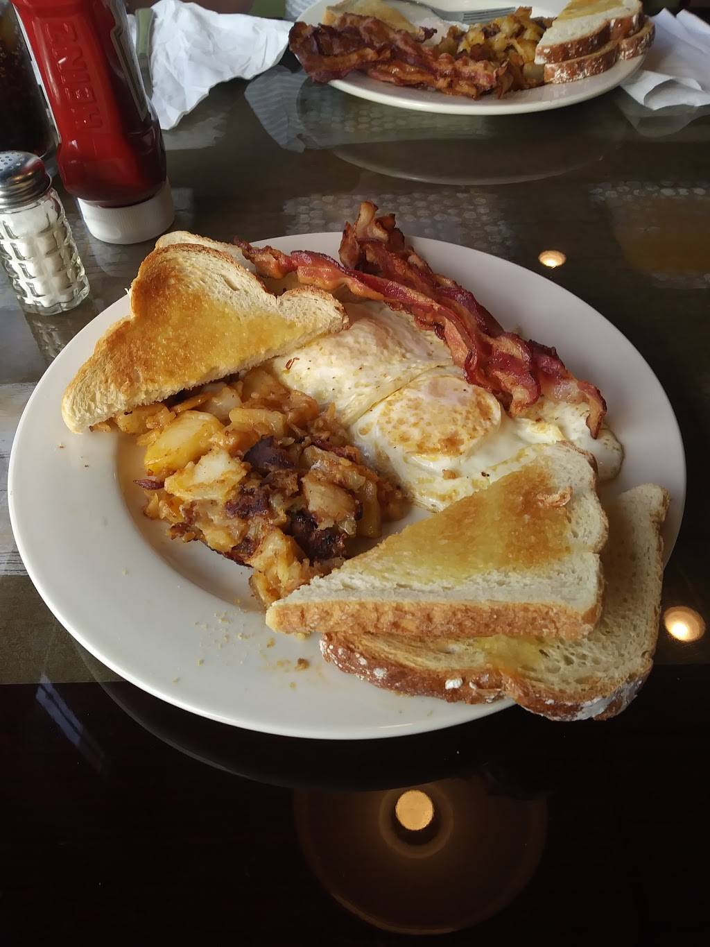 Milford Diner | restaurant | 886 Bridgeport Ave, Milford, CT 06460, USA | 2036932033 OR +1 203-693-2033