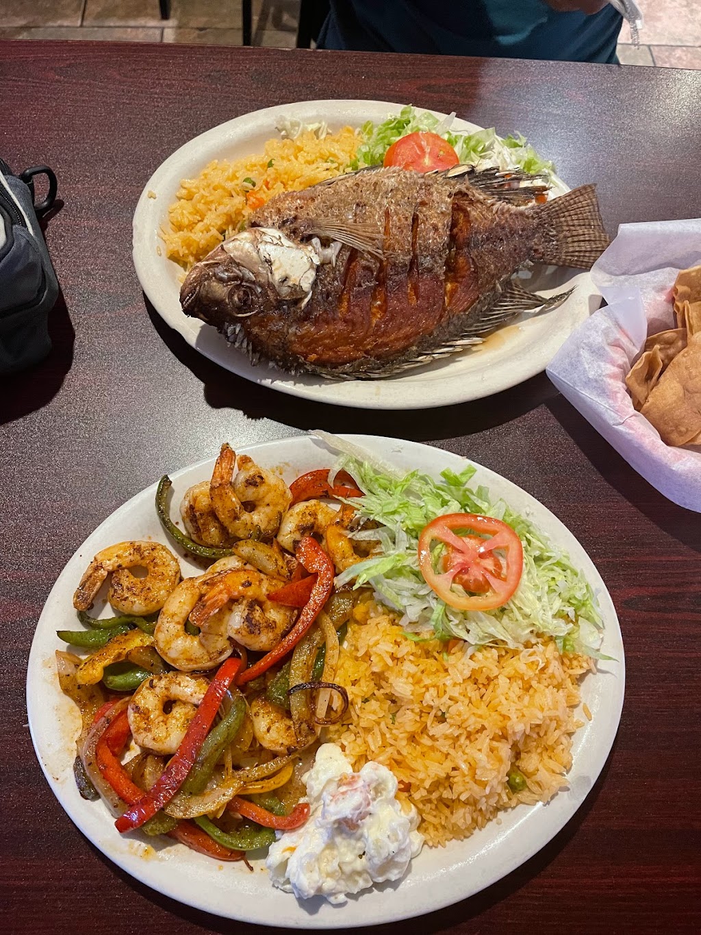 Mariscos La Quinta | restaurant | 324 S Dumas Ave, Dumas, TX 79029, USA | 8069358450 OR +1 806-935-8450
