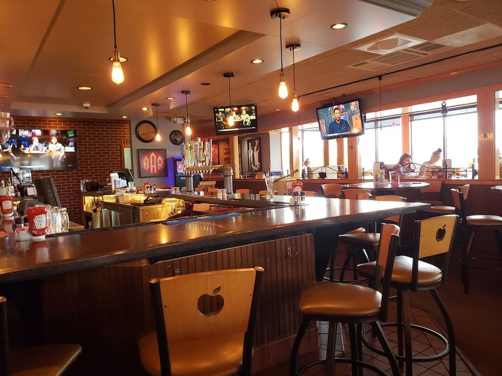 Applebees Grill + Bar | restaurant | 2875 S 9th St, Salina, KS 67401, USA | 7858278385 OR +1 785-827-8385