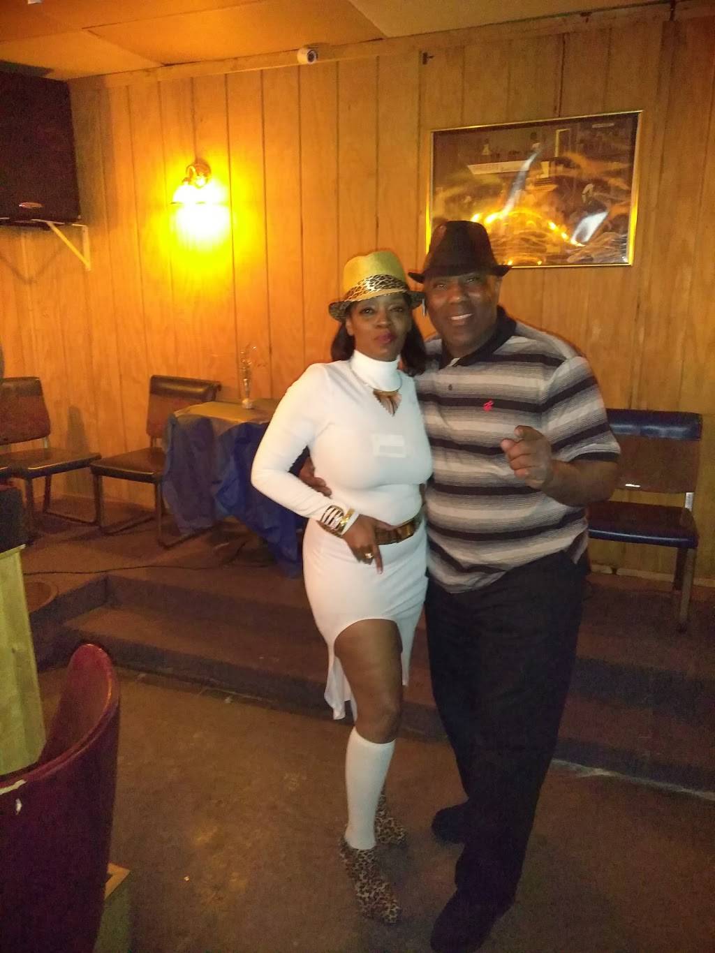 Bar BQ Express | restaurant | 3007 N Sherman Dr, Indianapolis, IN 46218, USA | 3175420710 OR +1 317-542-0710