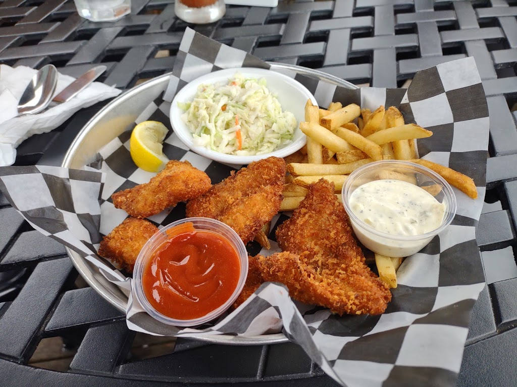 Café Marina & Woodleys Bar | restaurant | 601 Startare Dr, Eureka, CA 95501, USA | 7074432233 OR +1 707-443-2233