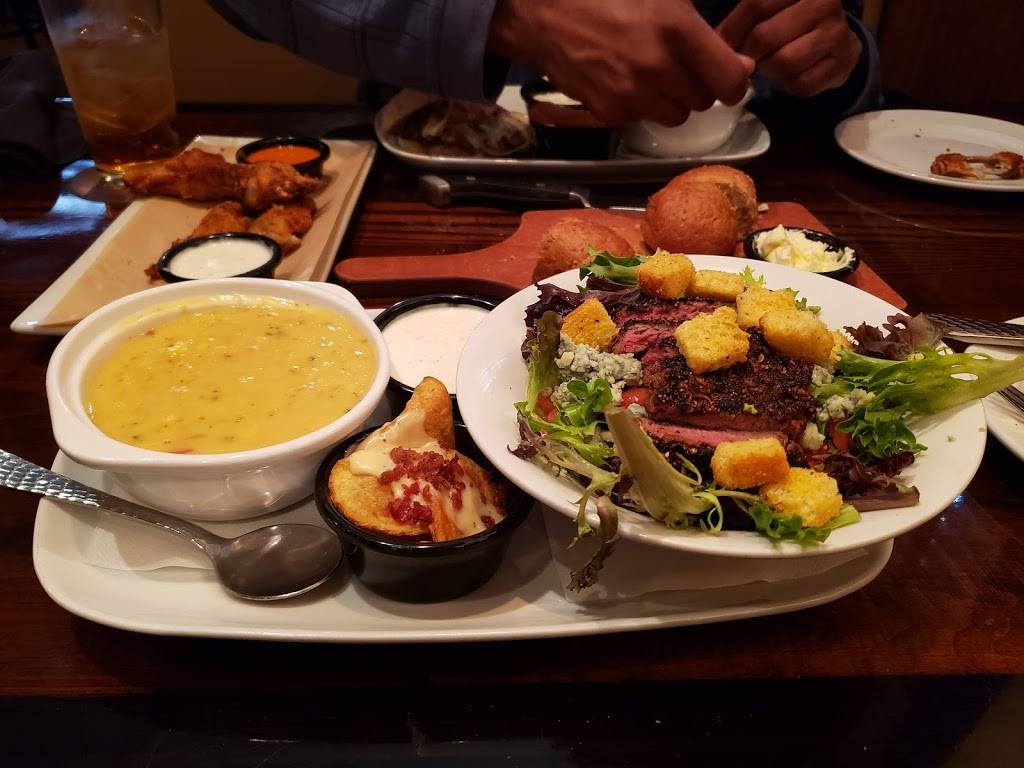 LongHorn Steakhouse | restaurant | 5552 St.Louis Mills Blvd, Hazelwood, MO 63042, USA | 3142913940 OR +1 314-291-3940