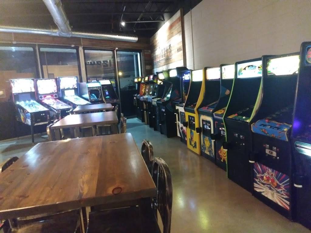 Izzys Arcade Bar | restaurant | 7421 N Milwaukee Ave, Niles, IL 60714, USA | 8478654999 OR +1 847-865-4999