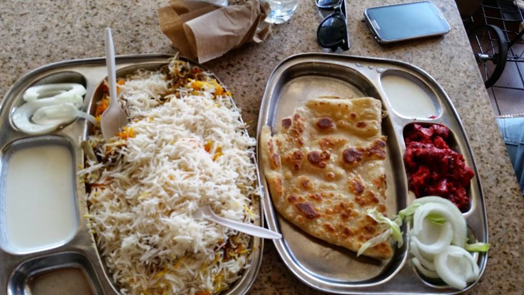 Ghareeb Nawaz Restaurant | restaurant | 2032 W Devon Ave, Chicago, IL 60659, USA | 7737615300 OR +1 773-761-5300