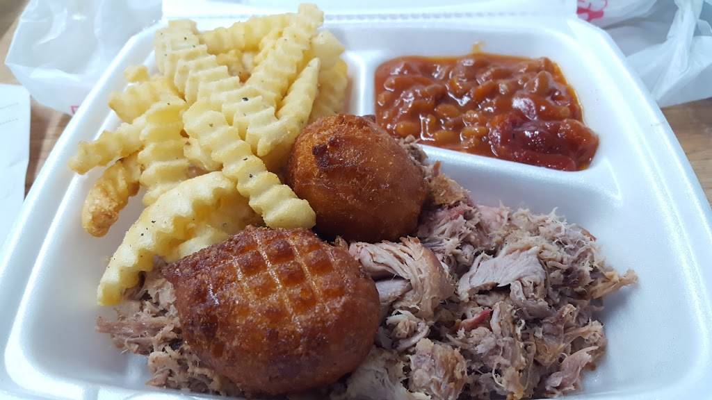 Risin Smoke Barbecue | restaurant | 1312 W Danville St, South Hill, VA 23970, USA | 4344474994 OR +1 434-447-4994