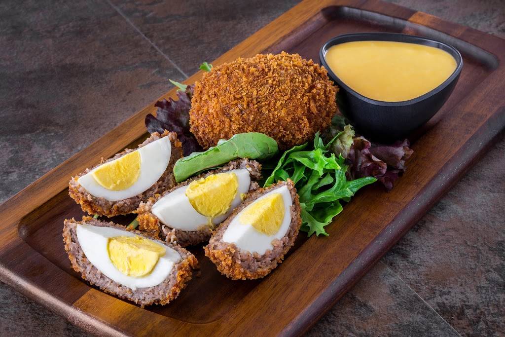 The Outpost Bar and Grille | restaurant | 14057 SW Golf Club Dr, Indiantown, FL 34956, USA | 7725973790 OR +1 772-597-3790