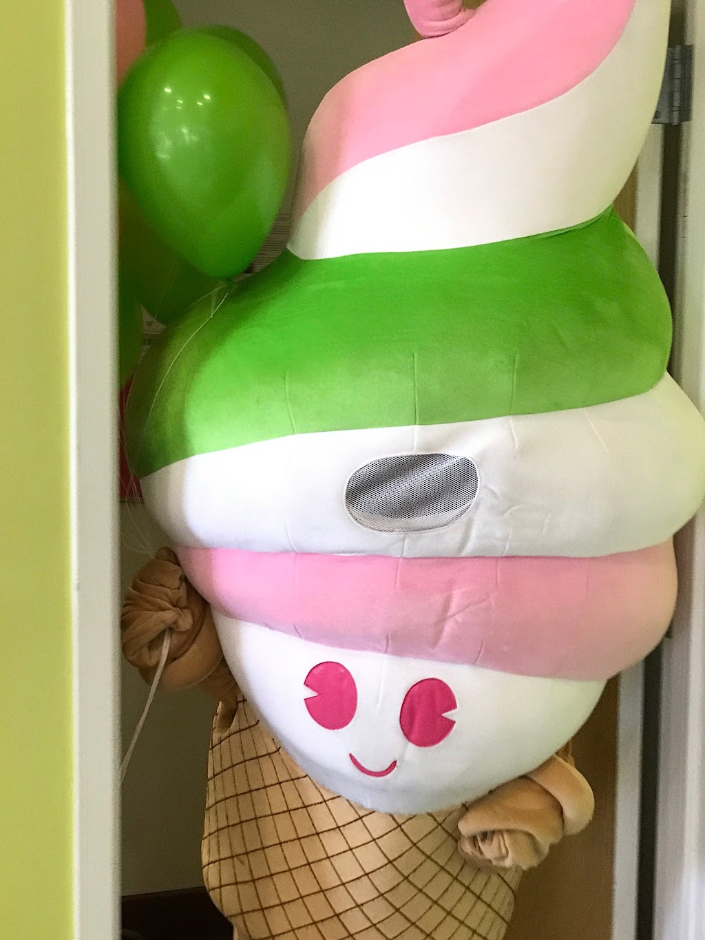 Menchies Frozen Yogurt | bakery | 3217 Dillon Dr, Pueblo, CO 81008, USA | 7196967148 OR +1 719-696-7148