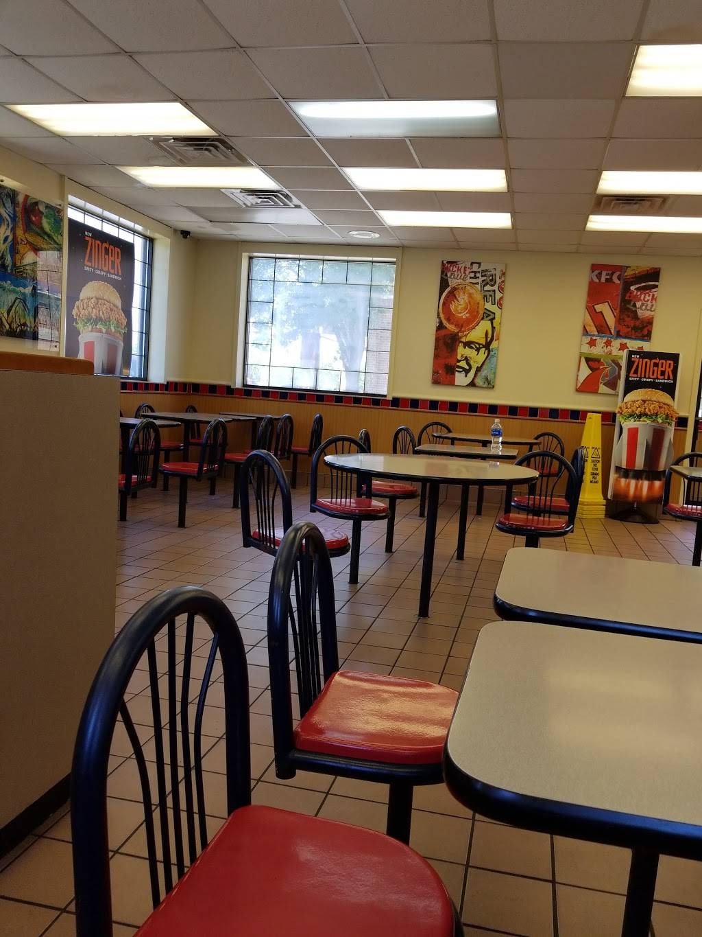 KFC | restaurant | 9598 Livingston Rd, Fort Washington, MD 20744, USA | 3012482778 OR +1 301-248-2778