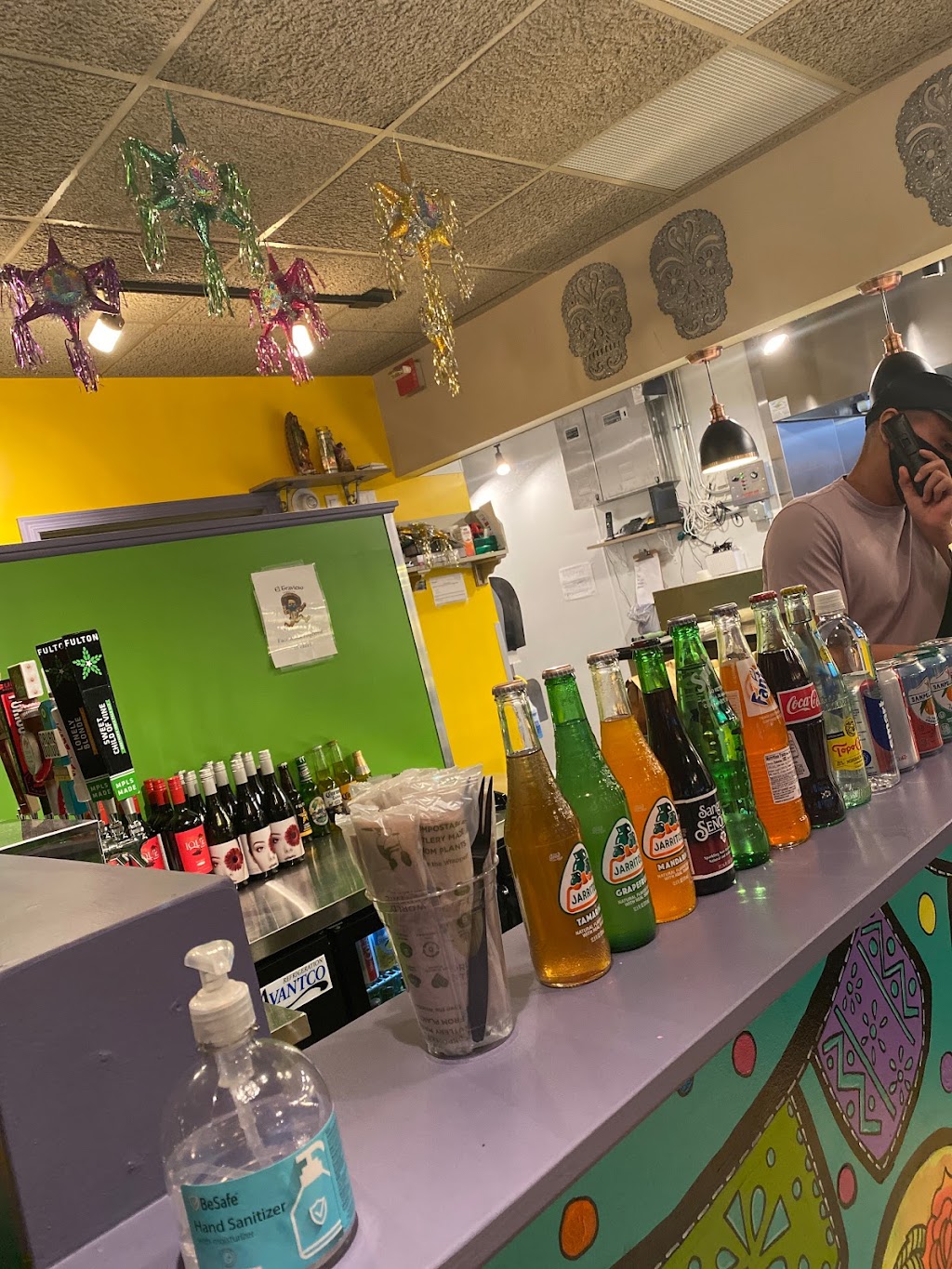 El Travieso taqueria | restaurant | 4953 Xerxes Ave S, Minneapolis, MN 55410, USA | 6129229235 OR +1 612-922-9235