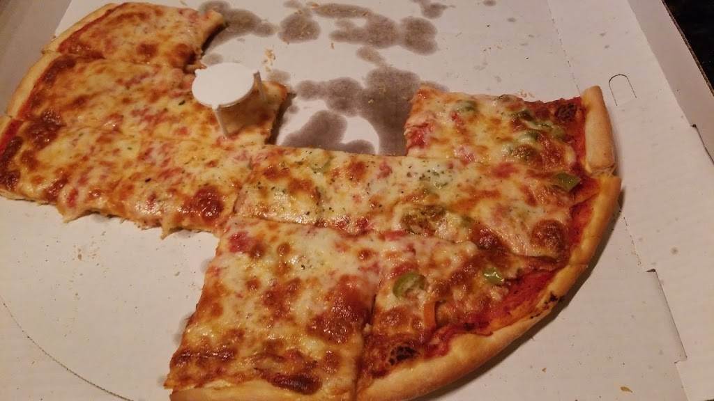 Vito & Angelo Pizzeria | restaurant | 3644 W Fullerton Ave, Chicago, IL 60647, USA | 7732784141 OR +1 773-278-4141