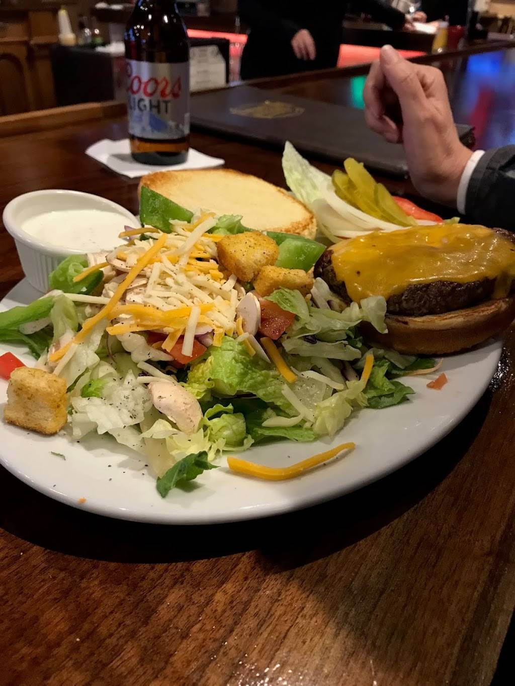 Donkey Inn Bar and Grill | restaurant | 300 Eastgate Court, Algonquin, IL 60102, USA | 2243330575 OR +1 224-333-0575