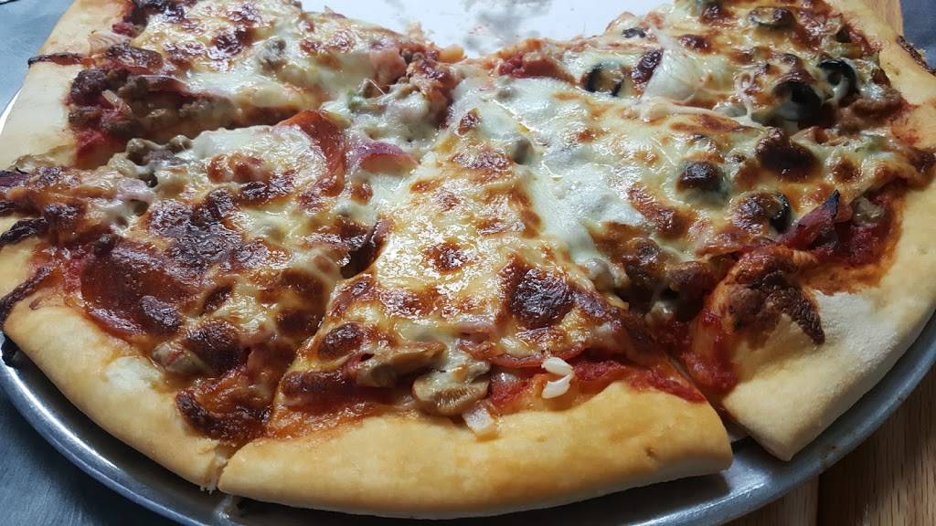 Pennfield Pizza | restaurant | 1432 Capital Ave NE, Battle Creek, MI 49017, USA | 2699649465 OR +1 269-964-9465