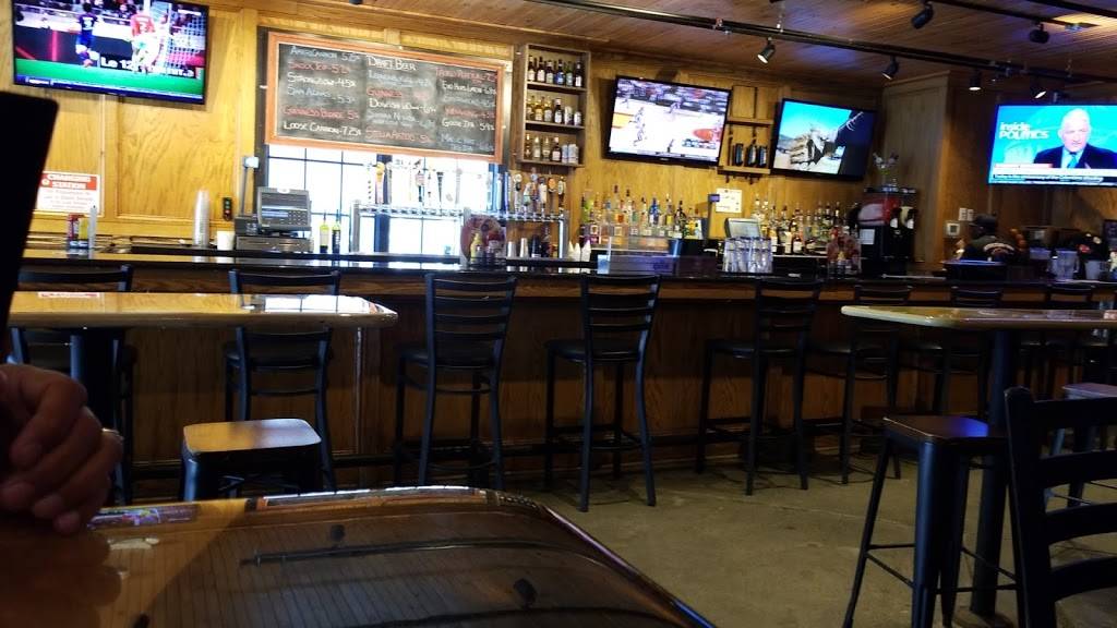 Charles Village Pub & Patio | restaurant | 19 W Pennsylvania Ave, Towson, MD 21204, USA | 4108218155 OR +1 410-821-8155