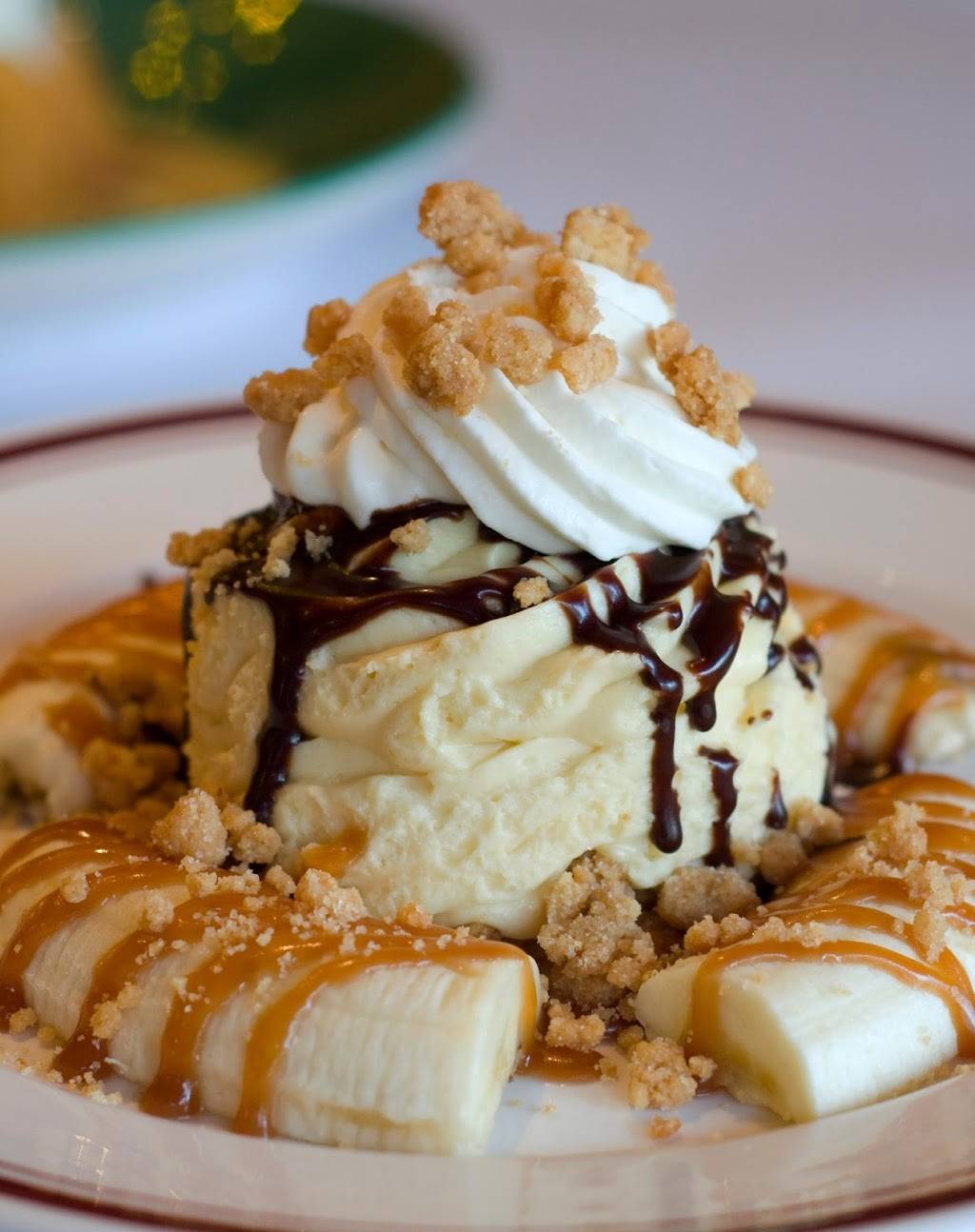 Carlyle | restaurant | 4000 Campbell Ave, Arlington, VA 22206, USA | 7039310777 OR +1 703-931-0777