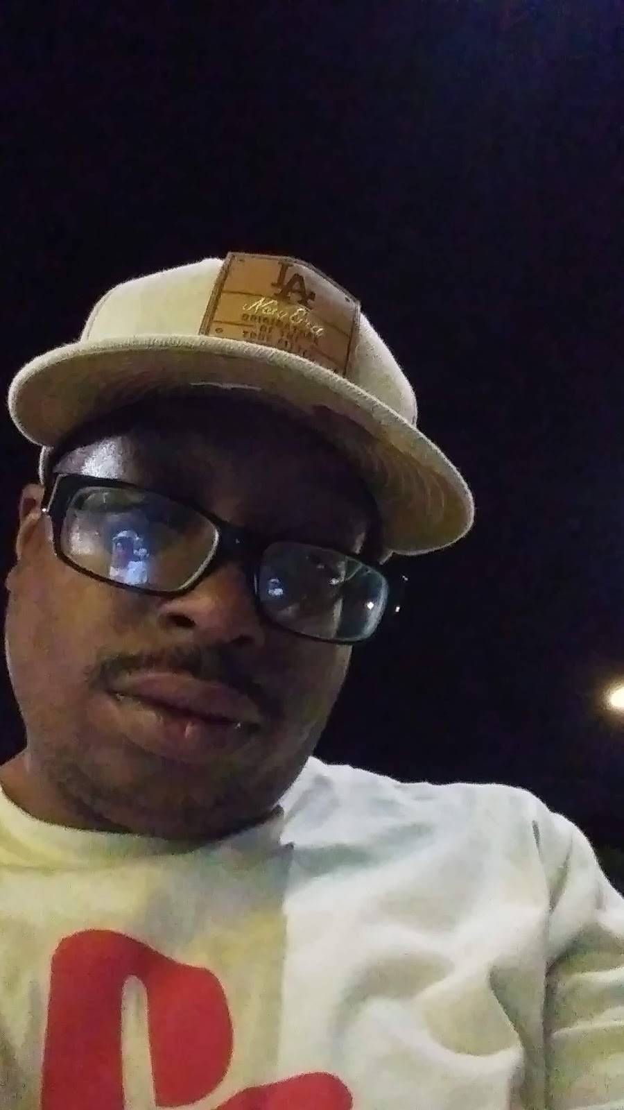 Maxwell Street Grill | restaurant | 7445 S State St, Chicago, IL 60619, USA | 7734877445 OR +1 773-487-7445