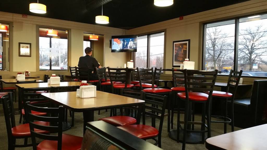 Back Yard Burgers | restaurant | 15908 East 23rd St S, Independence, MO 64055, USA | 8162547284 OR +1 816-254-7284