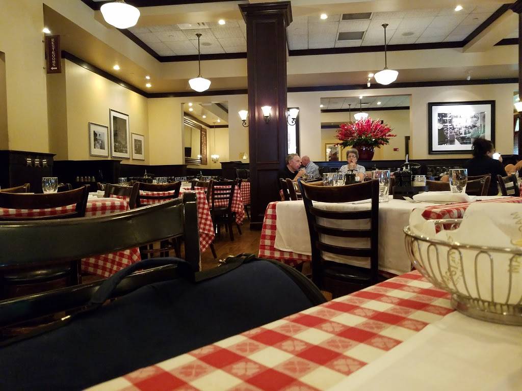 Maggianos Little Italy | restaurant | 17603 IH 10W, San Antonio, TX 78257, USA | 2104516000 OR +1 210-451-6000