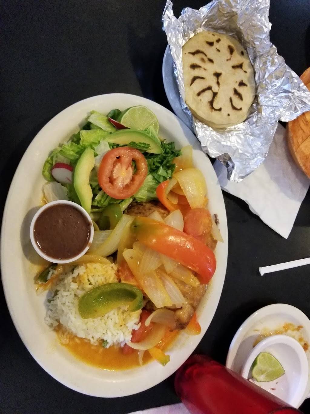 El Salvador Del Mundo | restaurant | 2901 6th Ave, Des Moines, IA 50313, USA | 5152445224 OR +1 515-244-5224