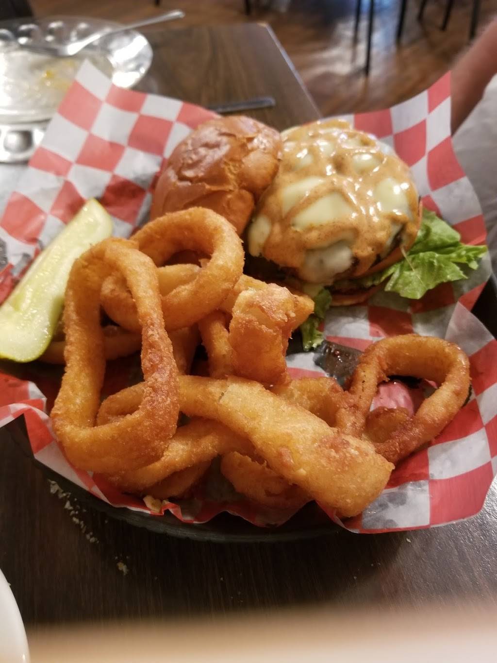 The Hartford House Restaurant | restaurant | 200 W Water St, Oak Harbor, OH 43449, USA | 4196076116 OR +1 419-607-6116