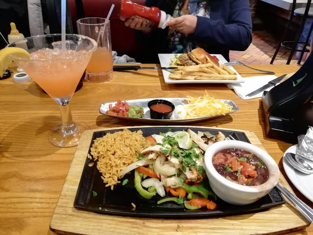 Chilis Grill & Bar | restaurant | 8285 Fletcher Pkwy, La Mesa, CA 91942, USA | 6195899890 OR +1 619-589-9890