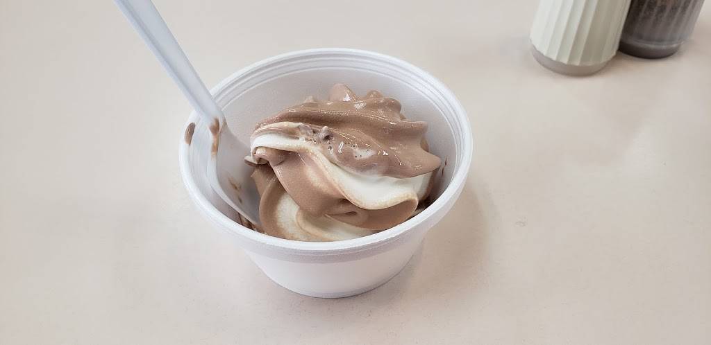 Fillmores Dairy Hut | restaurant | 7500 Burlington Pike, Florence, KY 41042, USA | 8593717221 OR +1 859-371-7221