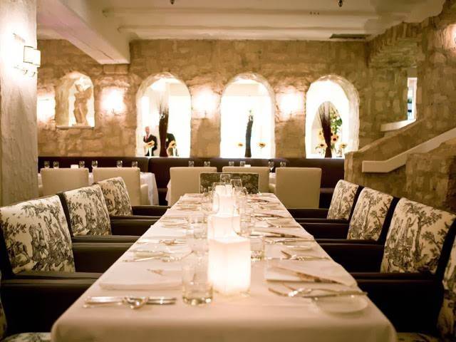 Auberge du Pommier | restaurant | 4150 Yonge St, North York, ON M2P 2C6, Canada | 4162222220 OR +1 416-222-2220