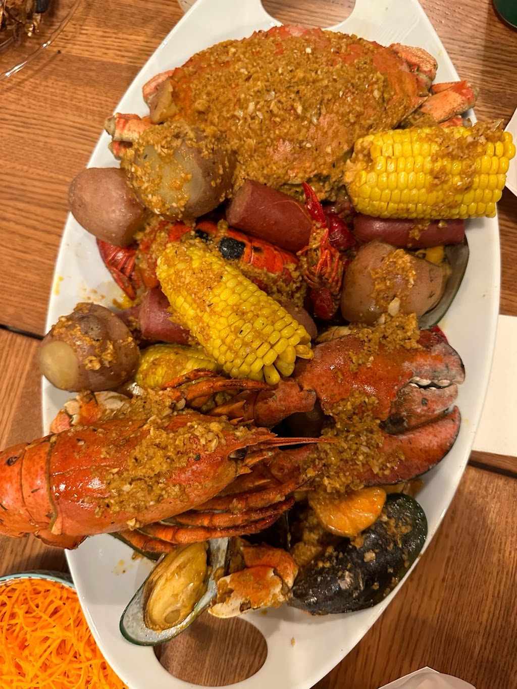 Oh My Crab | restaurant | 5665 N Lincoln Ave, Chicago, IL 60659, USA | 3124054155 OR +1 312-405-4155