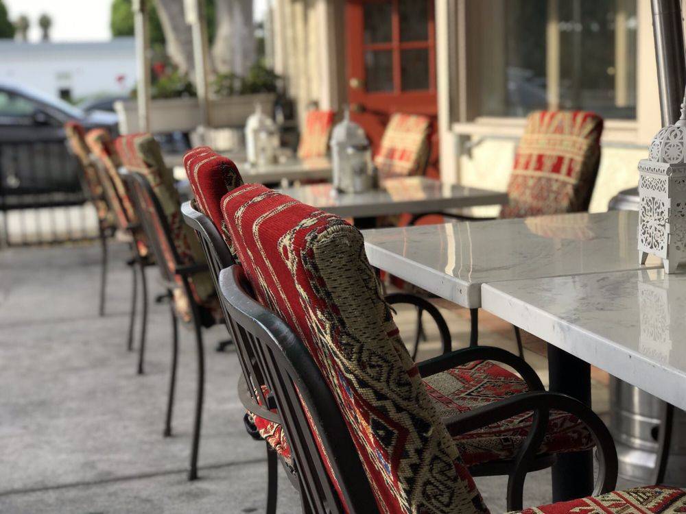 Divan Mediterranean Grill and Hookah Lounge | restaurant | 303 El Camino Real, Tustin, CA 92780, USA | 7144858242 OR +1 714-485-8242