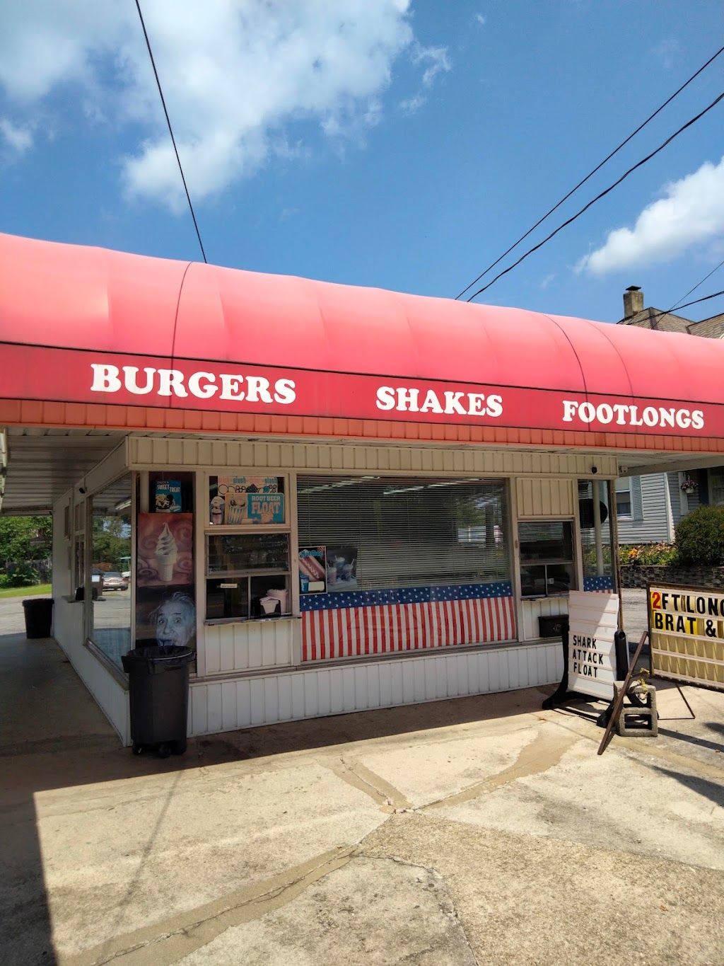 Dairy Crest | restaurant | 1100 E Mansfield St, Bucyrus, OH 44820, USA | 4195628881 OR +1 419-562-8881