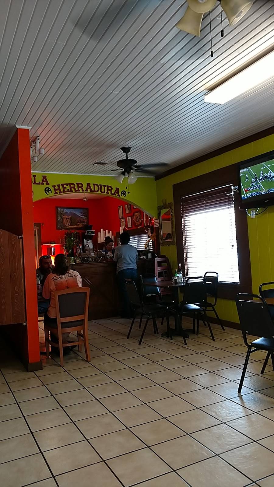 La Herradura | restaurant | 600 W Burleson St, Wharton, TX 77488, USA | 9795321727 OR +1 979-532-1727