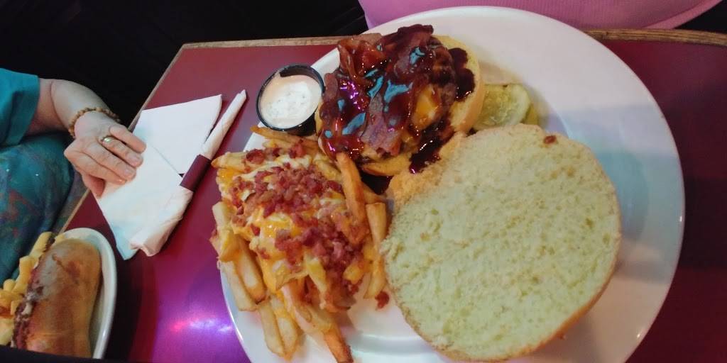 Big Woodys Sports Bar & Restaurant | restaurant | 3941 Chestnut St, Emmaus, PA 18049, USA | 6109661996 OR +1 610-966-1996