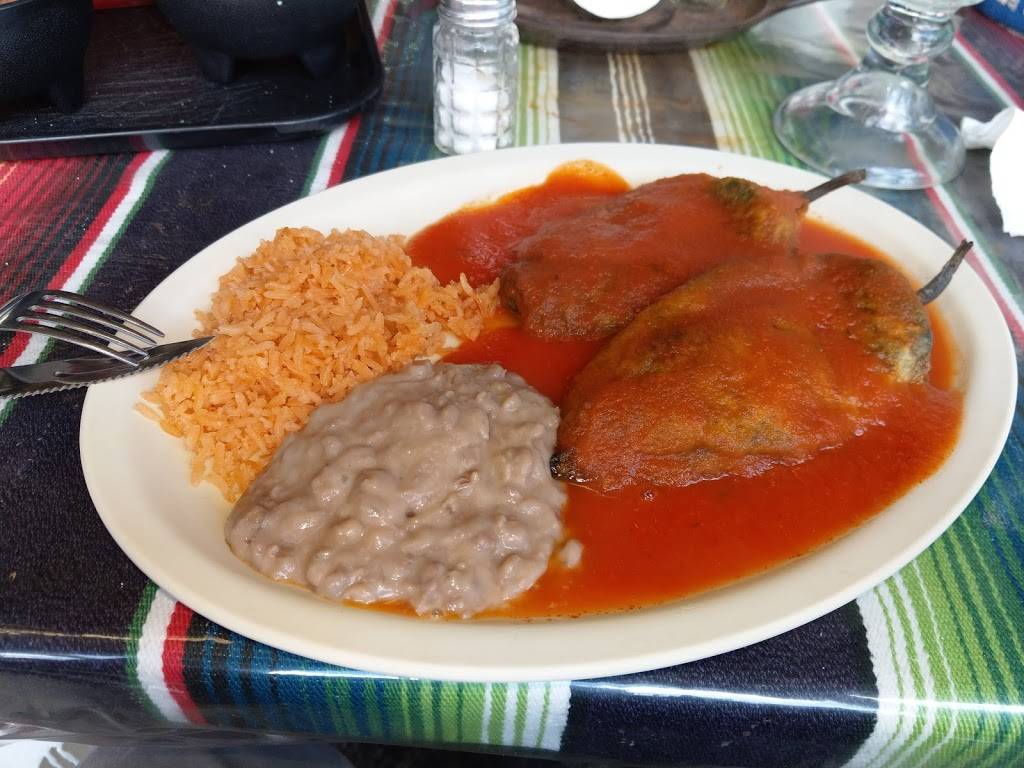 Restaurante Acambaro | restaurant | Km. 40.5, Carr. Transpeninsular, La Grulla, B.C., Mexico | 016469473810 OR +52 646 947 3810