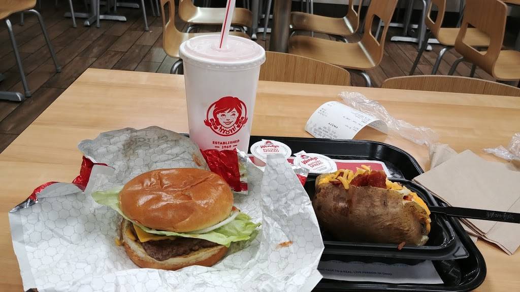Wendys | restaurant | 2825 East Wabash Ave, Terre Haute, IN 47803, USA | 8122327905 OR +1 812-232-7905