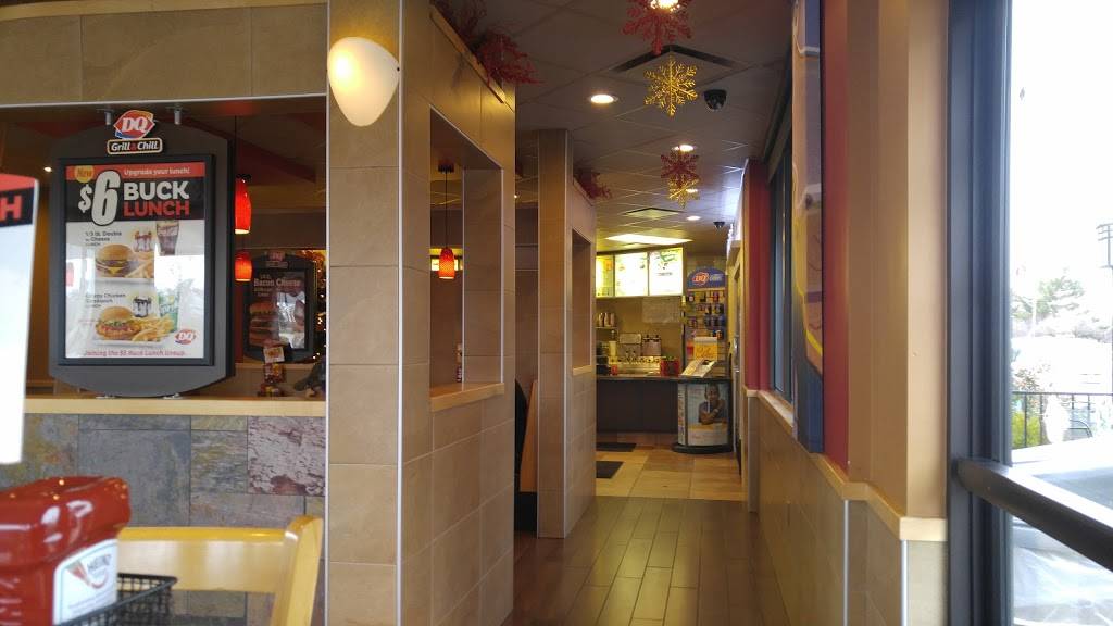 Dairy Queen Grill & Chill | restaurant | 5785 Godfrey Rd, Godfrey, IL 62035, USA | 6184665524 OR +1 618-466-5524