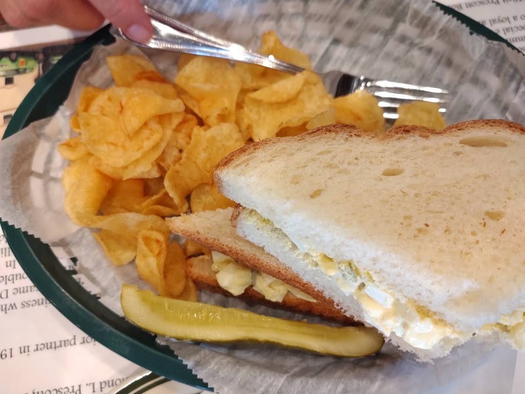 Sundrop Shoppe and Lunchonette | restaurant | 217 NW Atlantic St, Tullahoma, TN 37388, USA | 9312224270 OR +1 931-222-4270