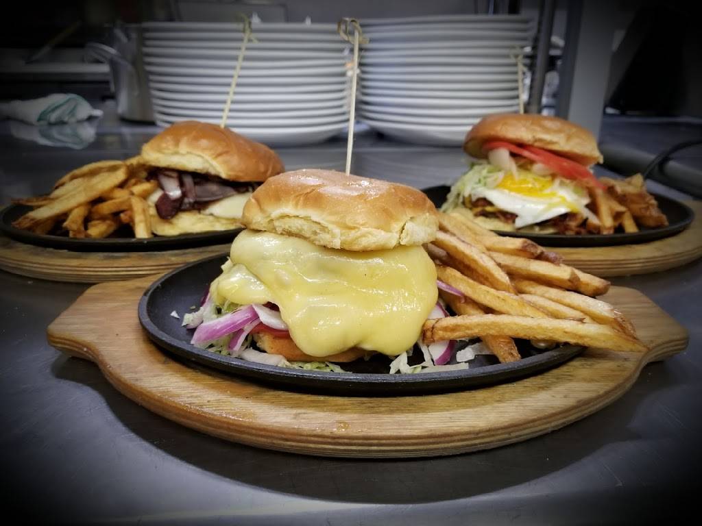 Pepperoncinis Pub | restaurant | 105 Seminary Avenue, Oakdale, PA 15071, USA | 7246938605 OR +1 724-693-8605