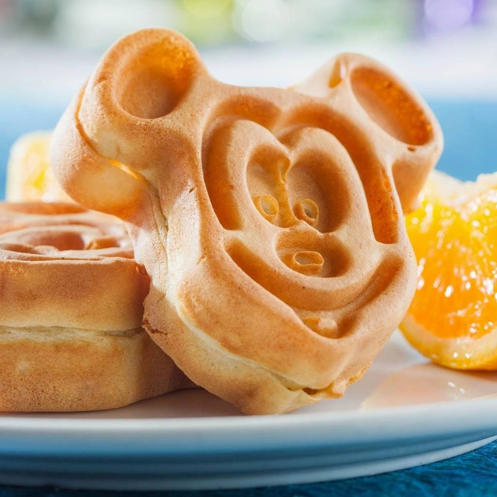 Gasparilla Island Grill | restaurant | 4401 Floridian Way, Orlando, FL 32836, USA | 4079393463 OR +1 407-939-3463