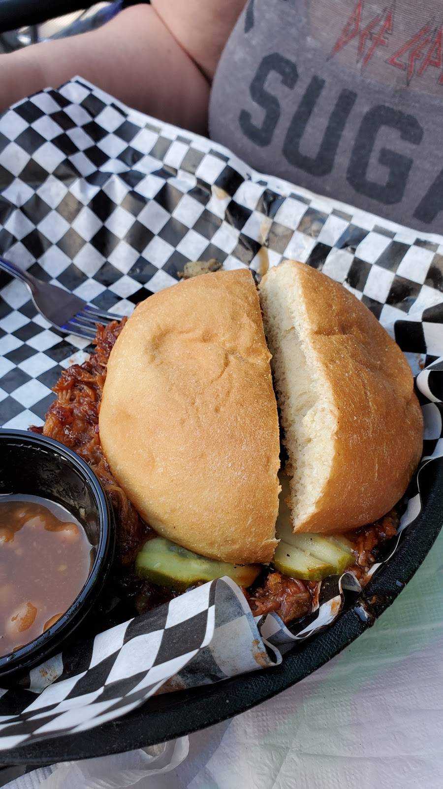 Tom & Earls Back Alley Grill | restaurant | 651 Parkway #110, Gatlinburg, TN 37738, USA | 8653256022 OR +1 865-325-6022