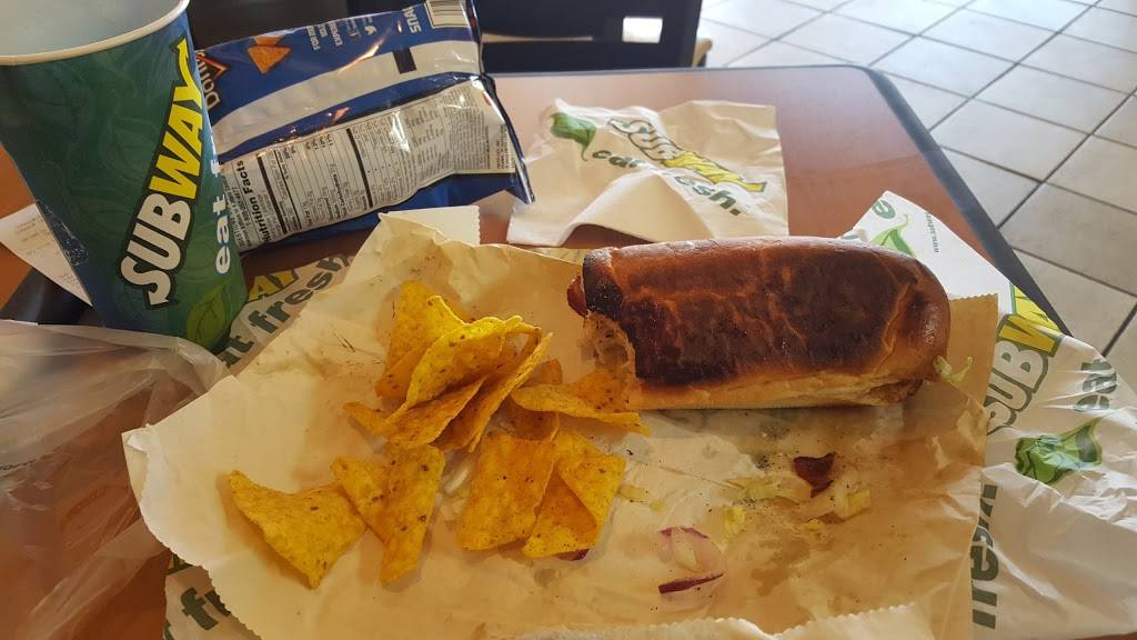 Subway Restaurants | restaurant | 16047 Tampa Palms Blvd, #28, City Plaza Shopping Center, Tampa, FL 33647, USA | 8136328051 OR +1 813-632-8051