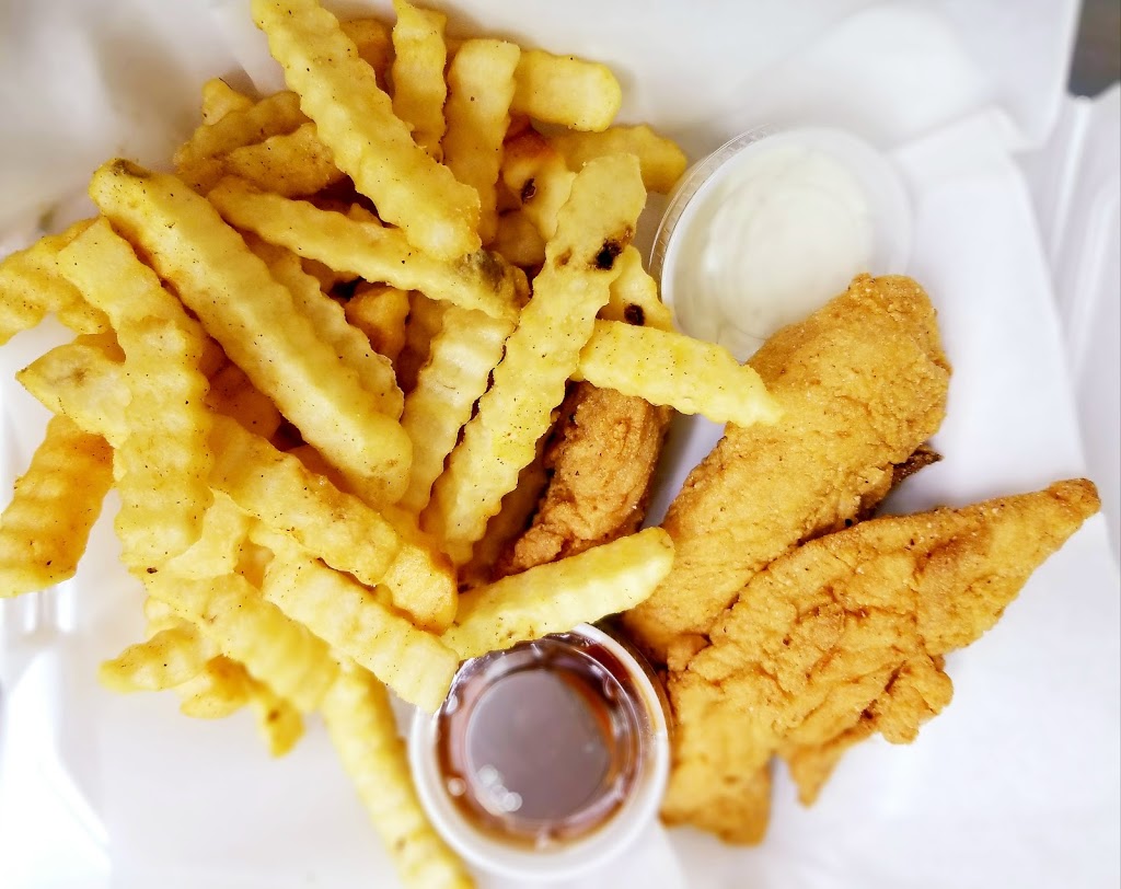 WhoMadeMeDoIt Wings & Poboys | restaurant | 323 Main St, Grambling, LA 71245, USA | 3182748300 OR +1 318-274-8300