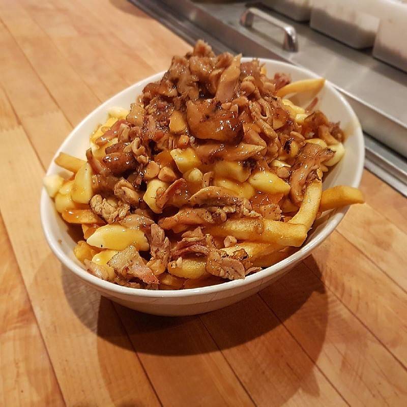 La Poule en Feu | restaurant | 8247 Boul Métropolitain E, Anjou, QC H1J 1X6, Canada | 5143514418 OR +1 514-351-4418